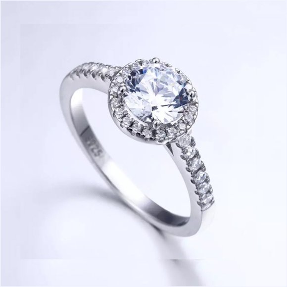 1 Carat Moissanite Engagement Ring in 925 Silver - Picture 1 of 10